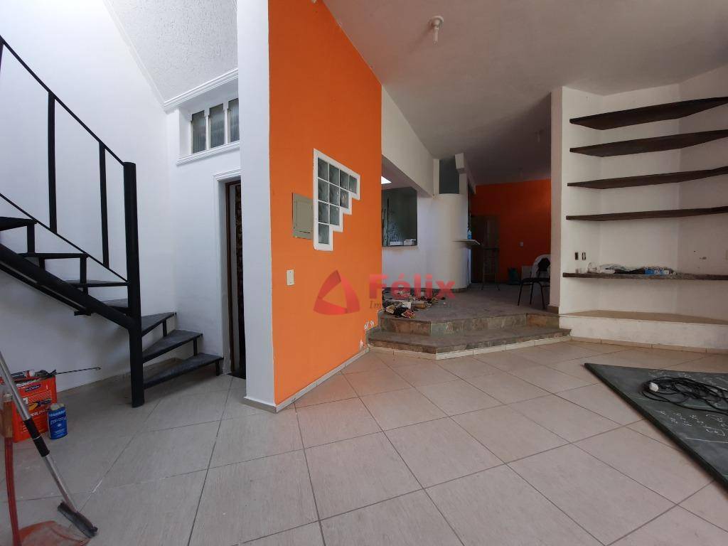 Casa à venda com 3 quartos, 300m² - Foto 12