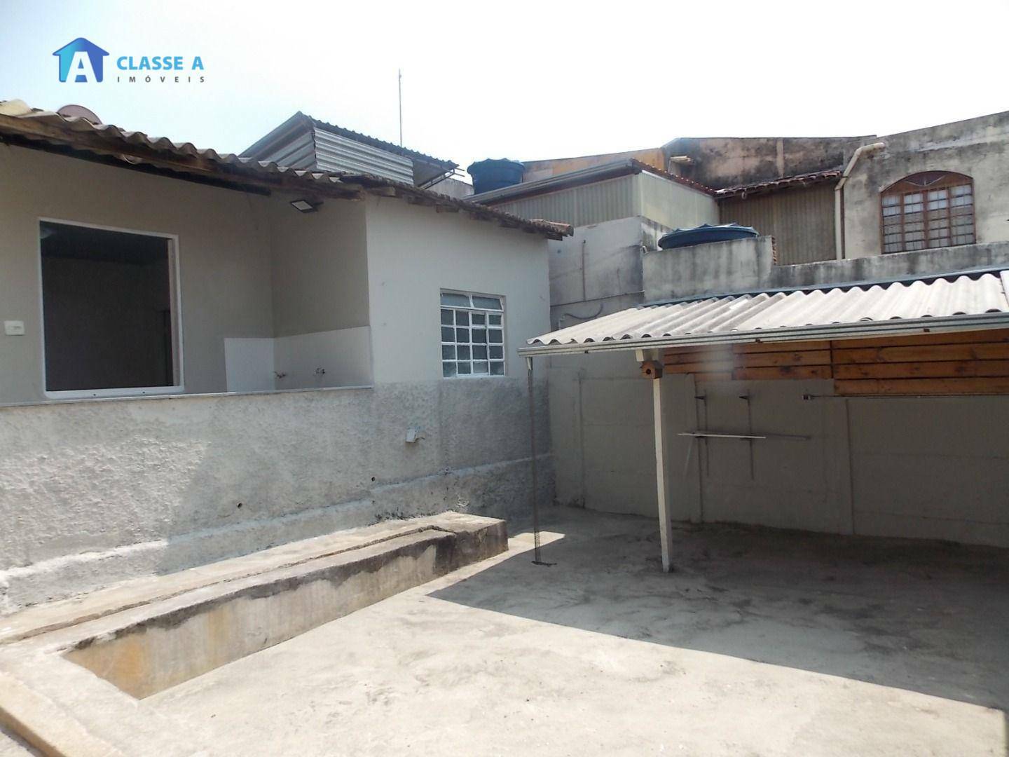 Casa à venda com 4 quartos, 160m² - Foto 28