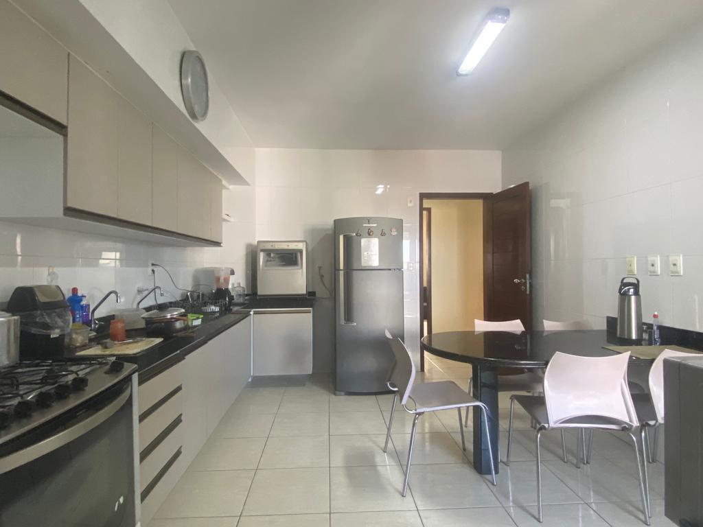 Apartamento à venda com 3 quartos, 187m² - Foto 12