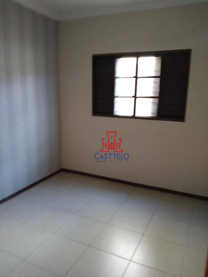 Casa à venda com 3 quartos, 250M2 - Foto 8