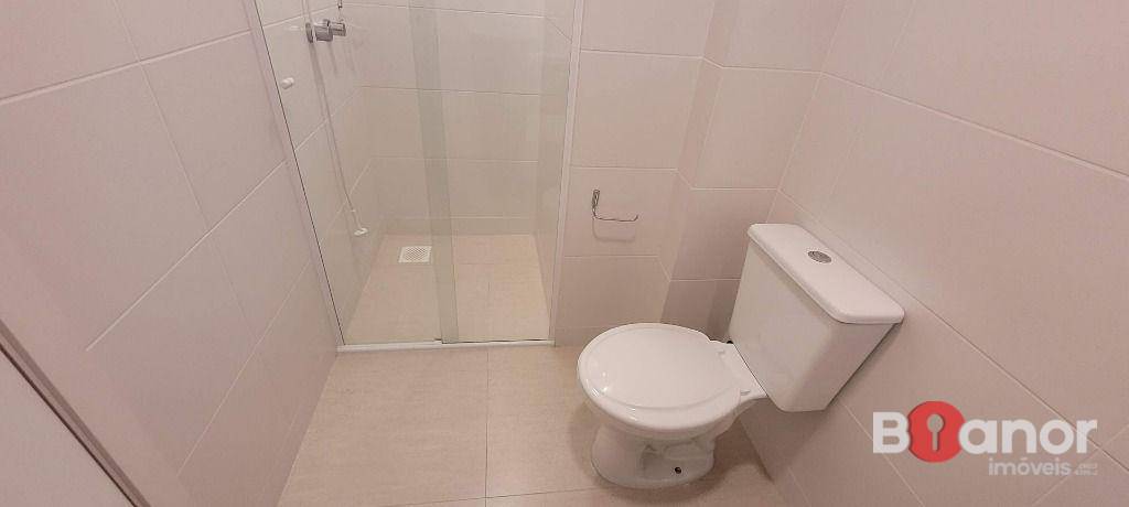 Apartamento para alugar com 2 quartos, 68m² - Foto 9