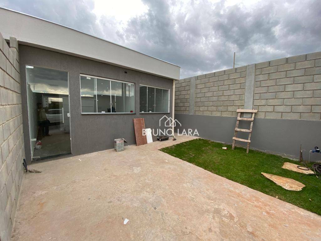 Casa à venda com 3 quartos, 65m² - Foto 3