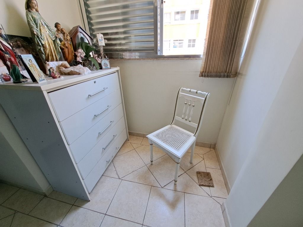 Apartamento à venda com 3 quartos, 140m² - Foto 9