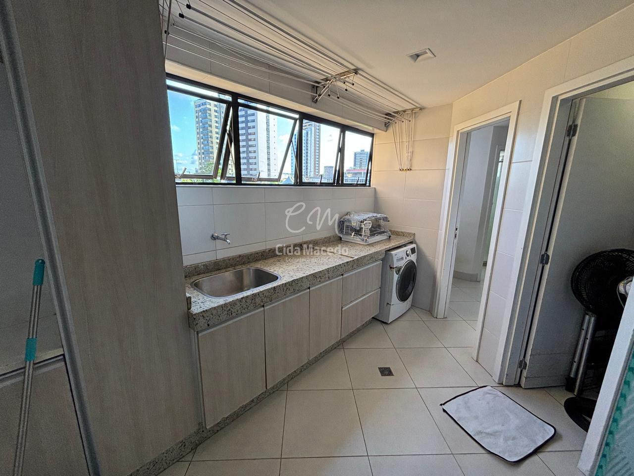 Apartamento à venda com 4 quartos, 202m² - Foto 5