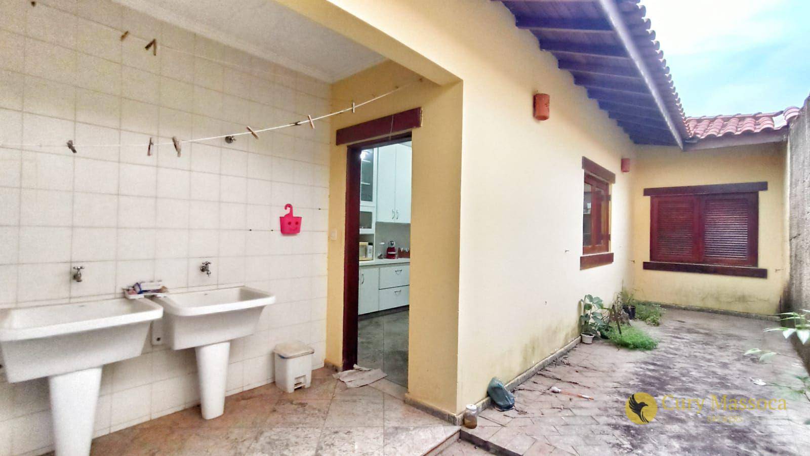 Casa de Condomínio para alugar com 3 quartos, 220m² - Foto 25