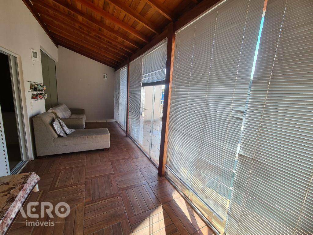 Casa à venda com 3 quartos, 340m² - Foto 26