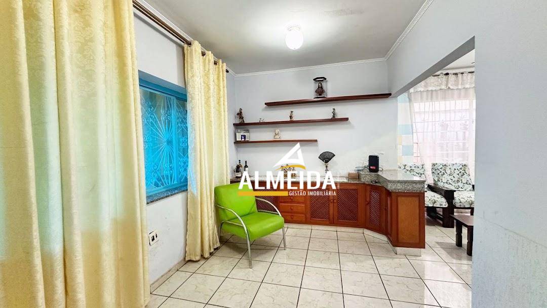 Casa, 3 quartos, 180 m² - Foto 1