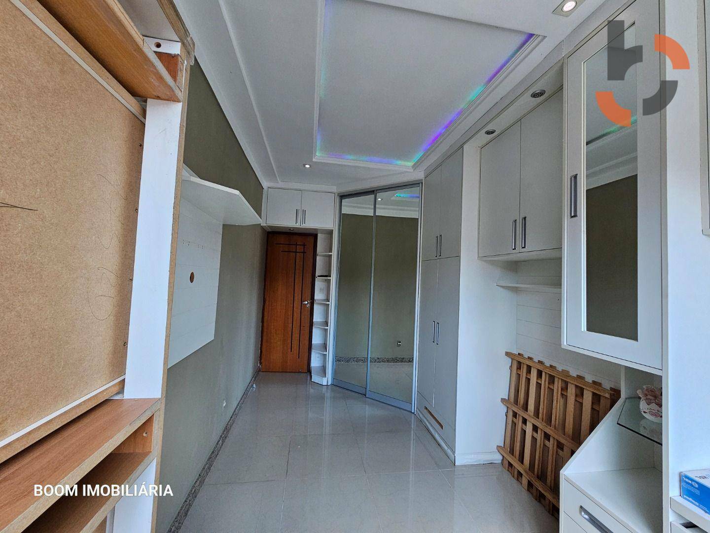 Casa à venda com 5 quartos, 218m² - Foto 34