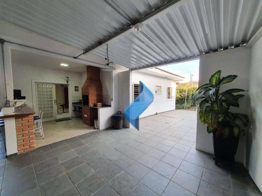 Casa à venda com 3 quartos, 228m² - Foto 28