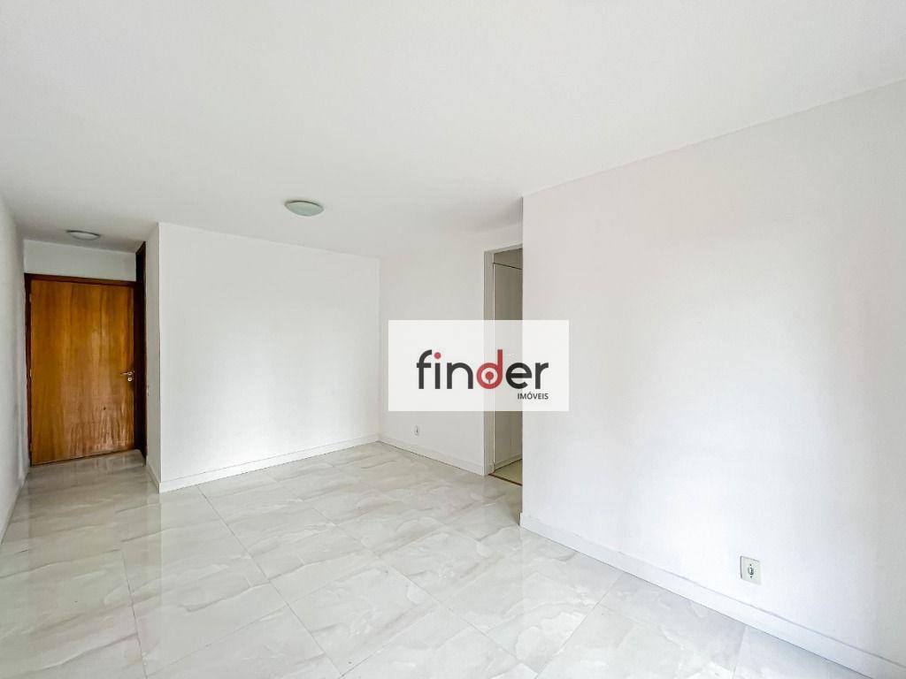 Apartamento à venda com 3 quartos, 73m² - Foto 4