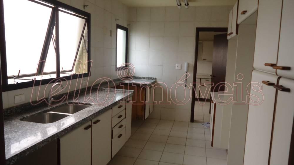 Apartamento para alugar com 3 quartos, 202m² - Foto 6