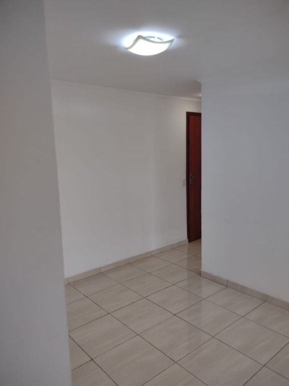 Apartamento à venda com 2 quartos, 55m² - Foto 10