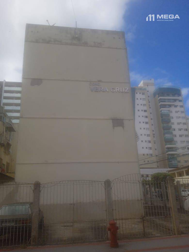 Apartamento à venda com 3 quartos, 80m² - Foto 2