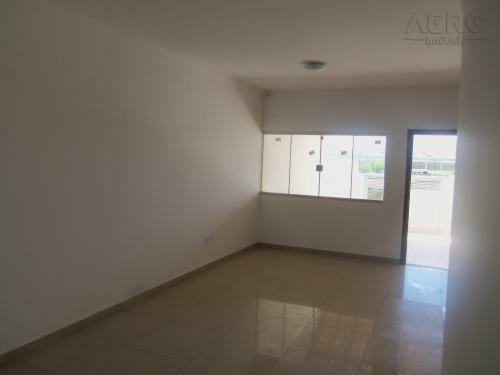 Casa à venda com 3 quartos, 150m² - Foto 2