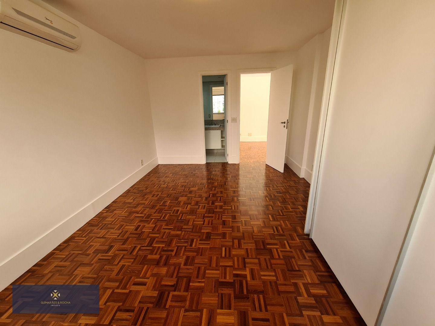 Apartamento à venda com 4 quartos, 229m² - Foto 9