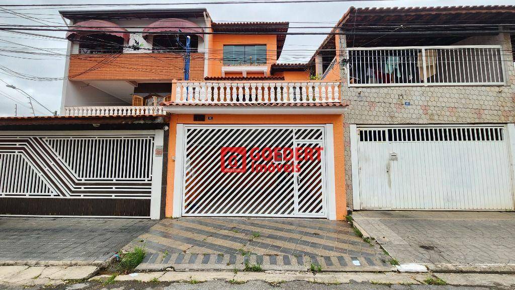 Sobrado à venda com 3 quartos, 220m² - Foto 1