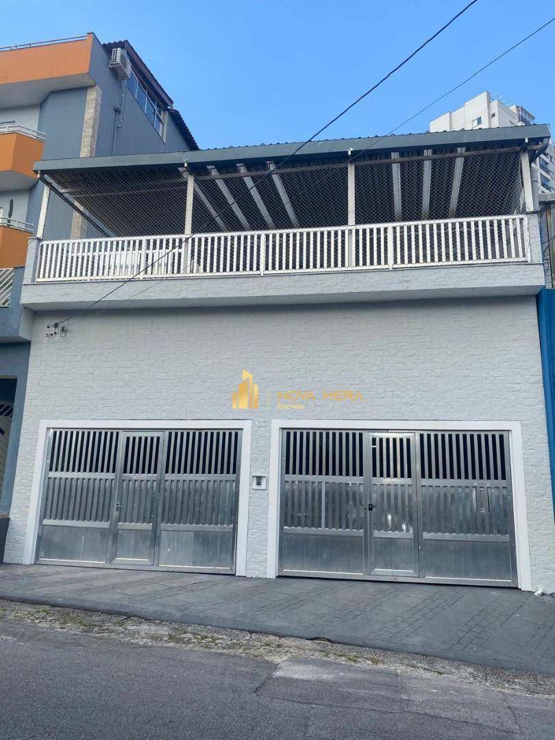 Sobrado à venda com 4 quartos, 256m² - Foto 1