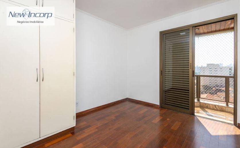 Apartamento à venda com 4 quartos, 242m² - Foto 15