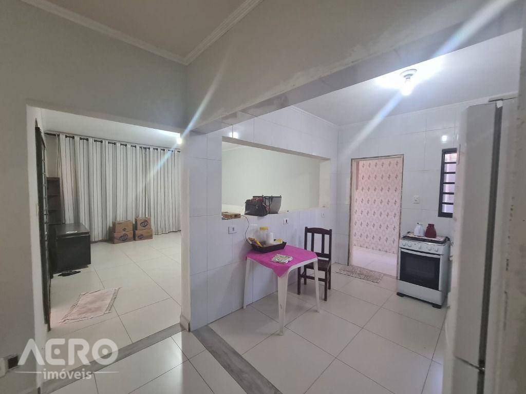 Casa à venda com 2 quartos, 216m² - Foto 19