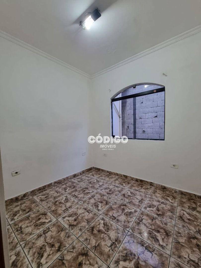 Sobrado para alugar com 3 quartos, 300m² - Foto 8