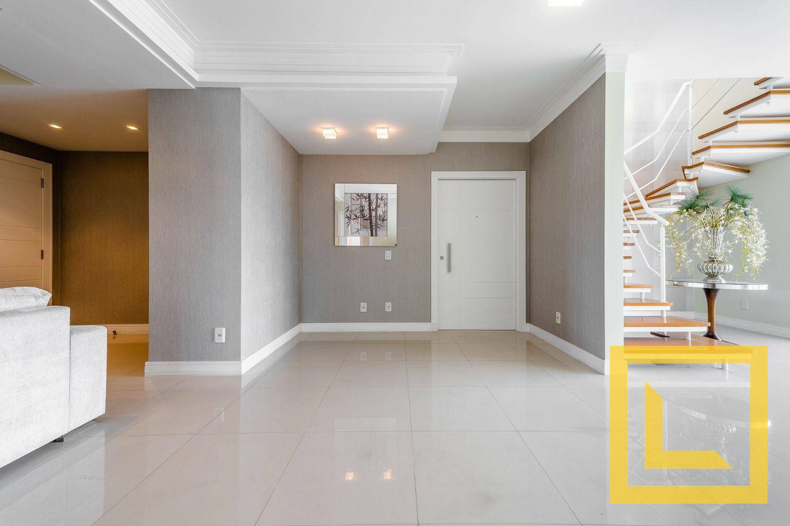 Cobertura, 3 quartos, 331 m² - Foto 1