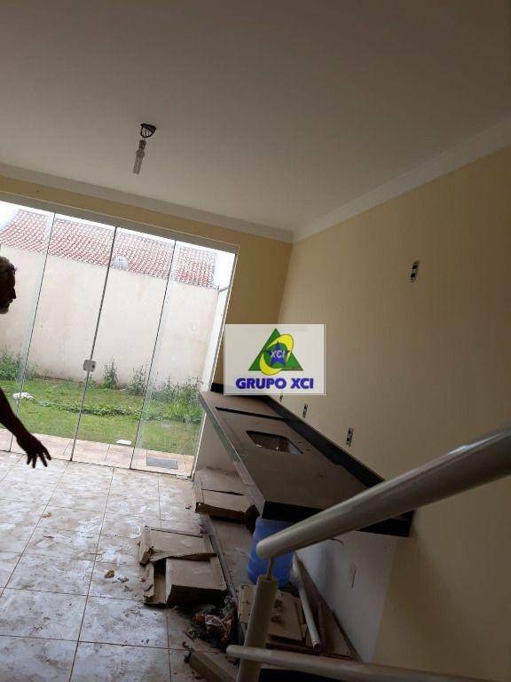 Casa à venda com 4 quartos, 130m² - Foto 12