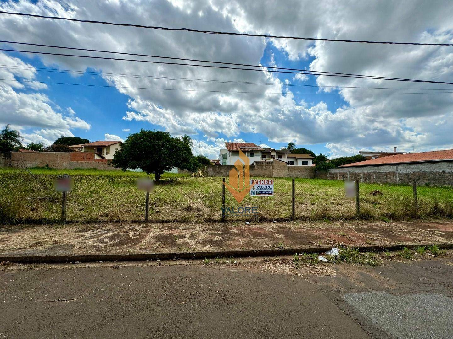 Terreno à venda, 300M2 - Foto 1