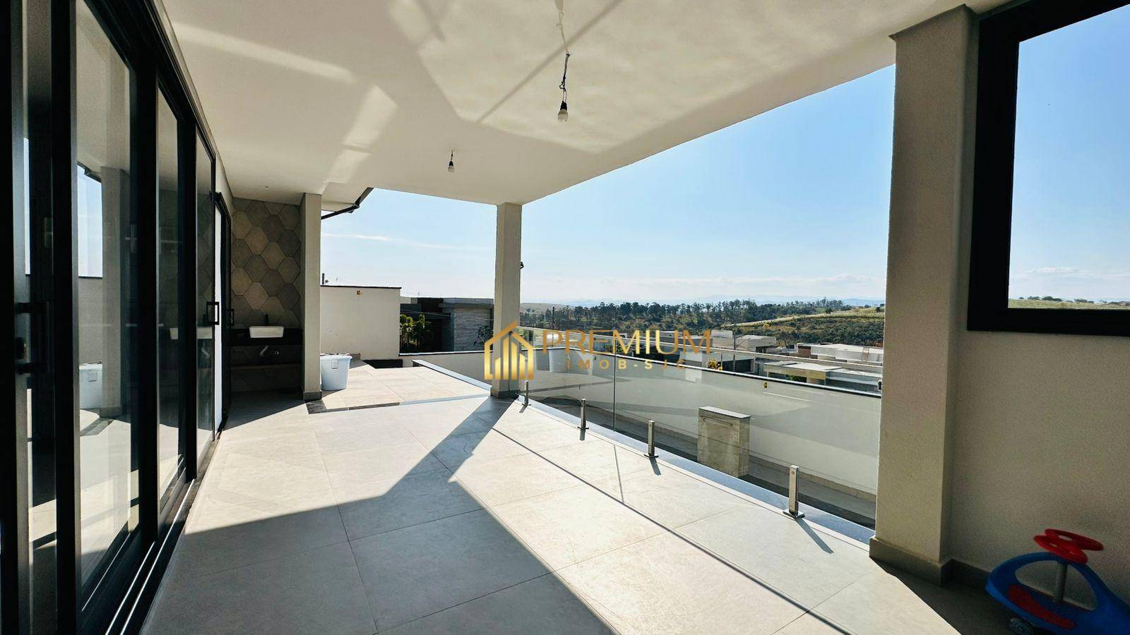 Sobrado, 3 quartos, 350 m² - Foto 1