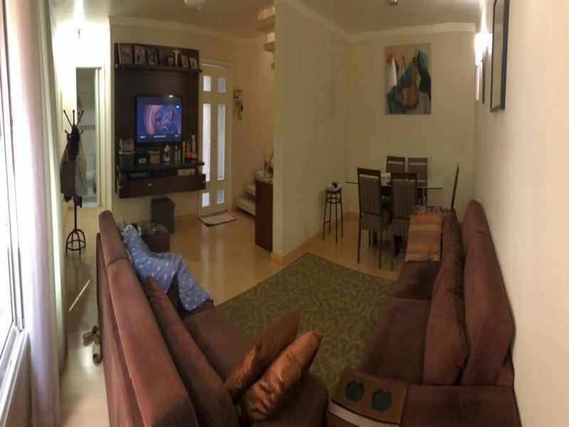 Sobrado à venda com 3 quartos, 240m² - Foto 1