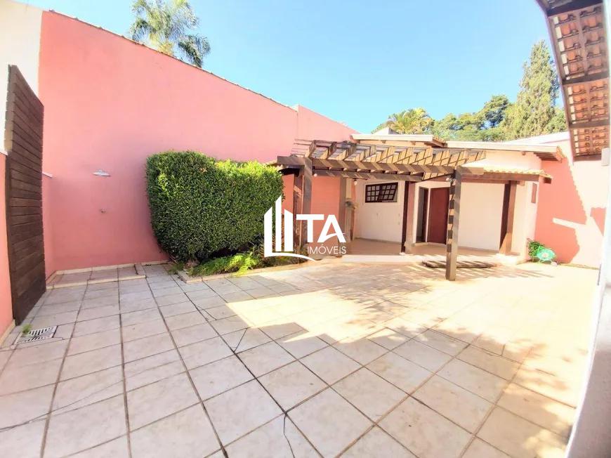 Casa de Condomínio à venda e aluguel com 3 quartos, 250m² - Foto 18