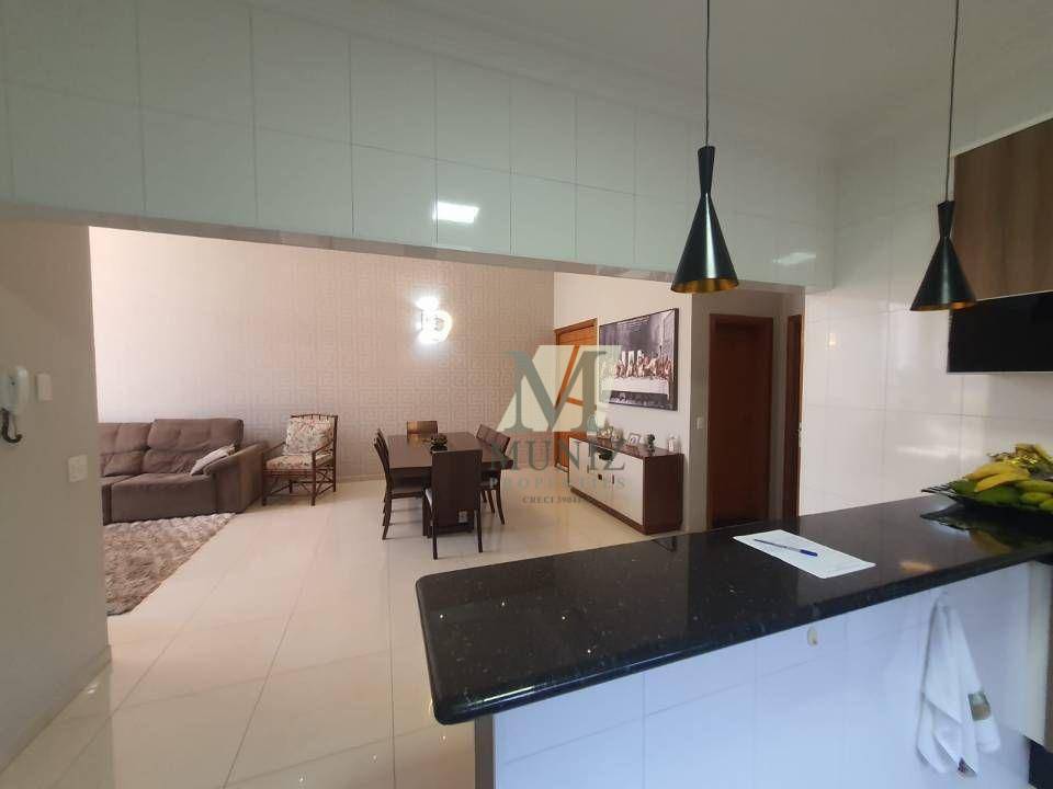 Casa à venda com 3 quartos, 300m² - Foto 6