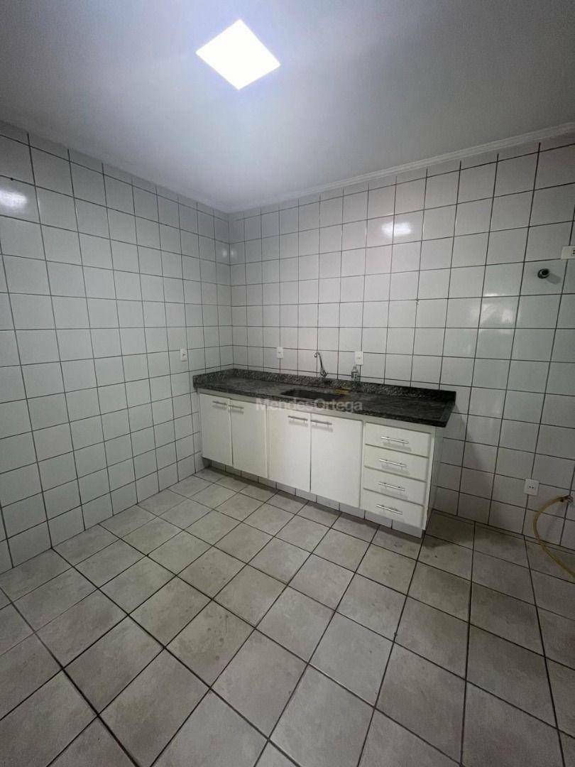 Casa para alugar com 2 quartos, 95m² - Foto 5