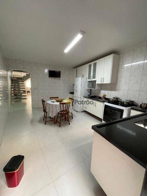 Sobrado à venda com 3 quartos, 263m² - Foto 2