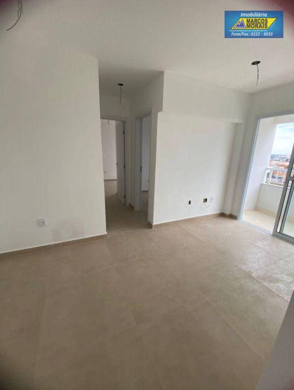 Apartamento para alugar com 2 quartos, 60m² - Foto 4