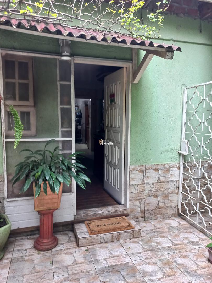 Casa à venda com 3 quartos, 190m² - Foto 3