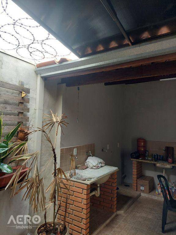 Casa à venda com 2 quartos, 160m² - Foto 11