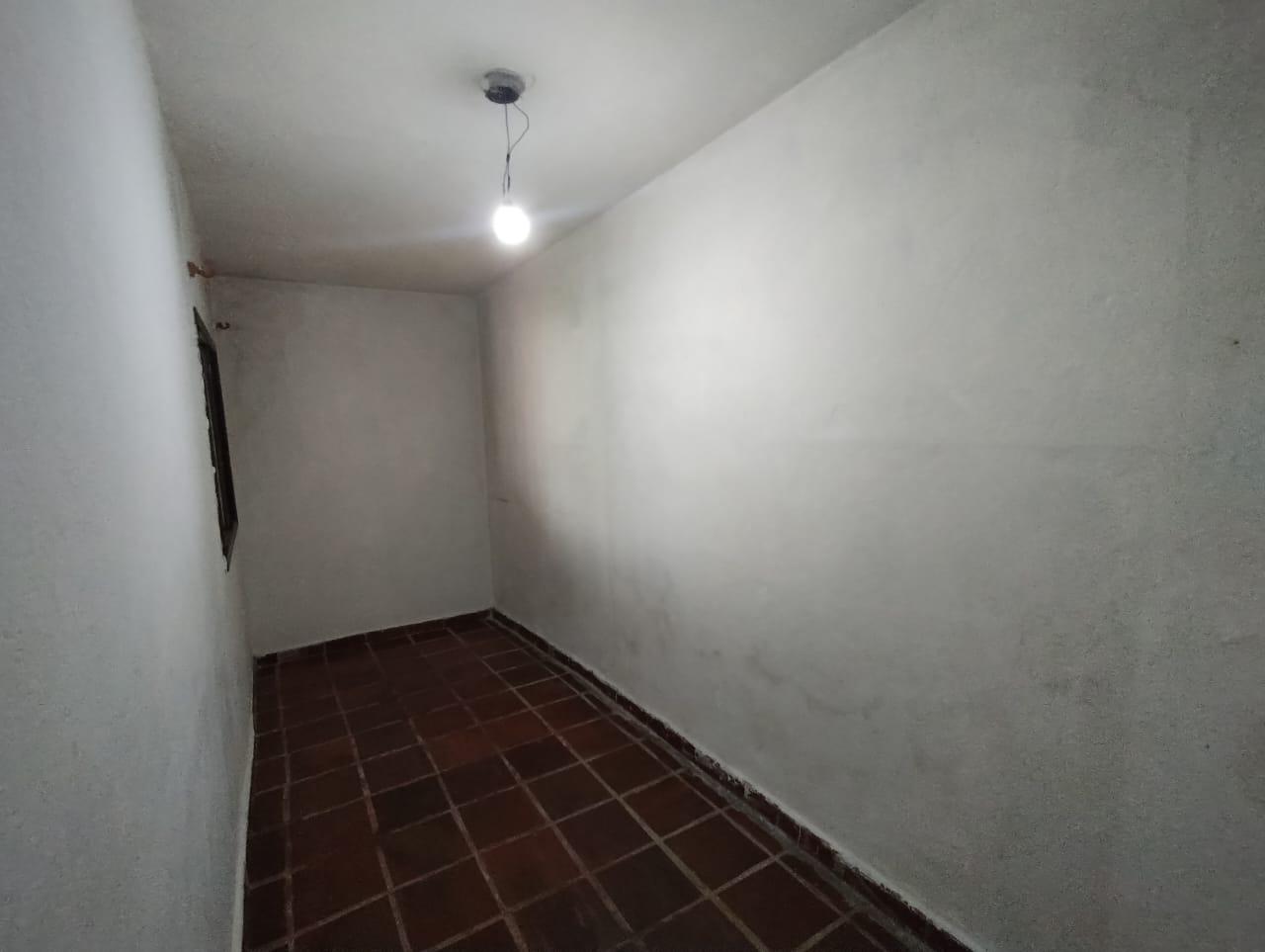 Casa à venda com 2 quartos, 330m² - Foto 35