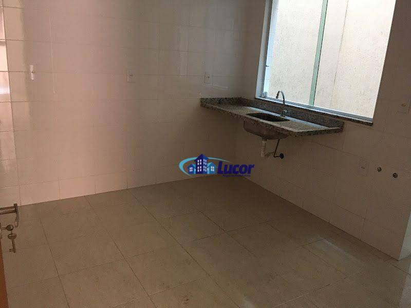 Sobrado à venda com 2 quartos, 70m² - Foto 12