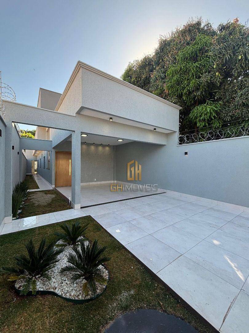 Casa à venda com 3 quartos, 129m² - Foto 1