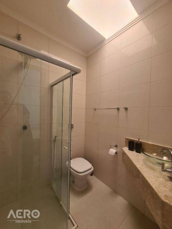 Casa à venda com 3 quartos, 230m² - Foto 24