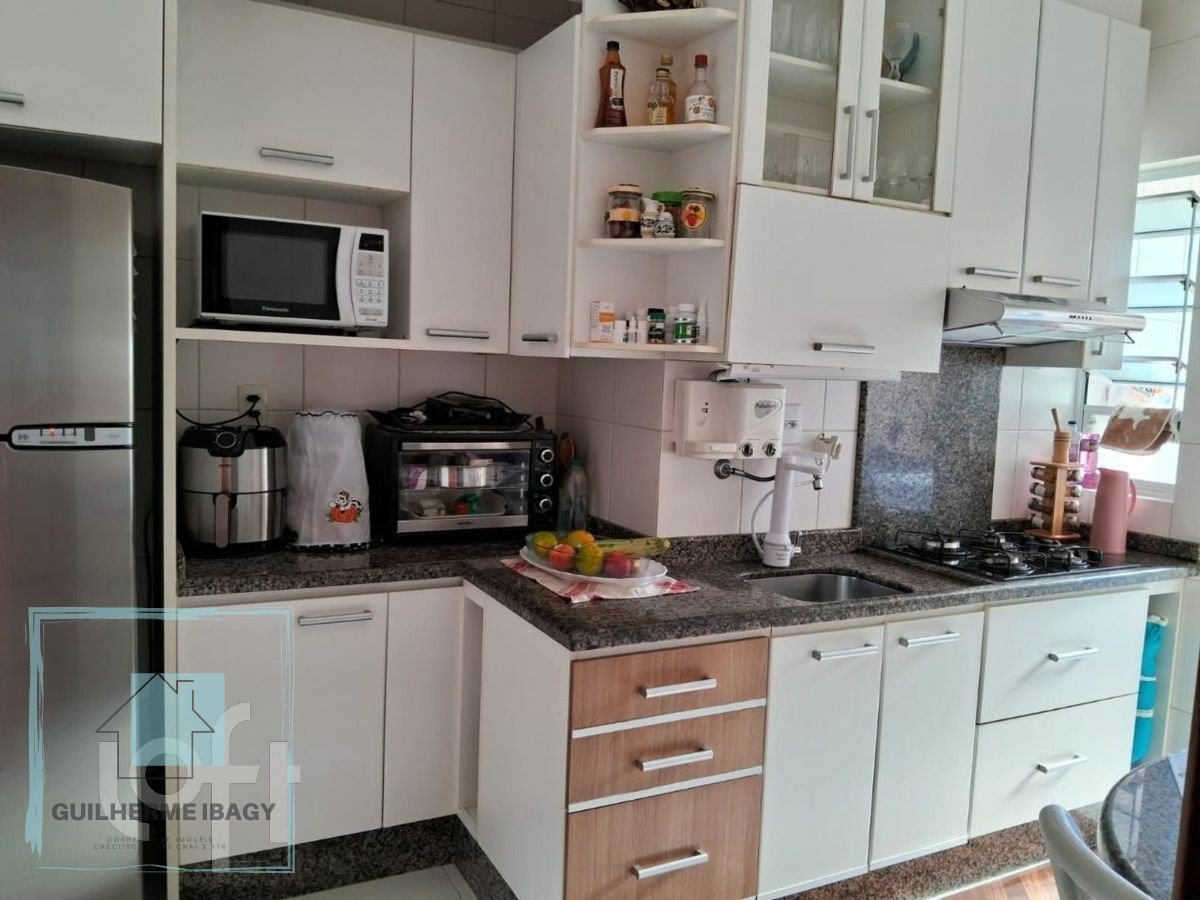 Apartamento à venda com 3 quartos, 87m² - Foto 2