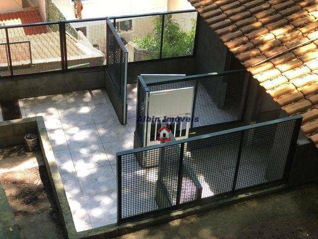 Casa à venda com 3 quartos, 250m² - Foto 3