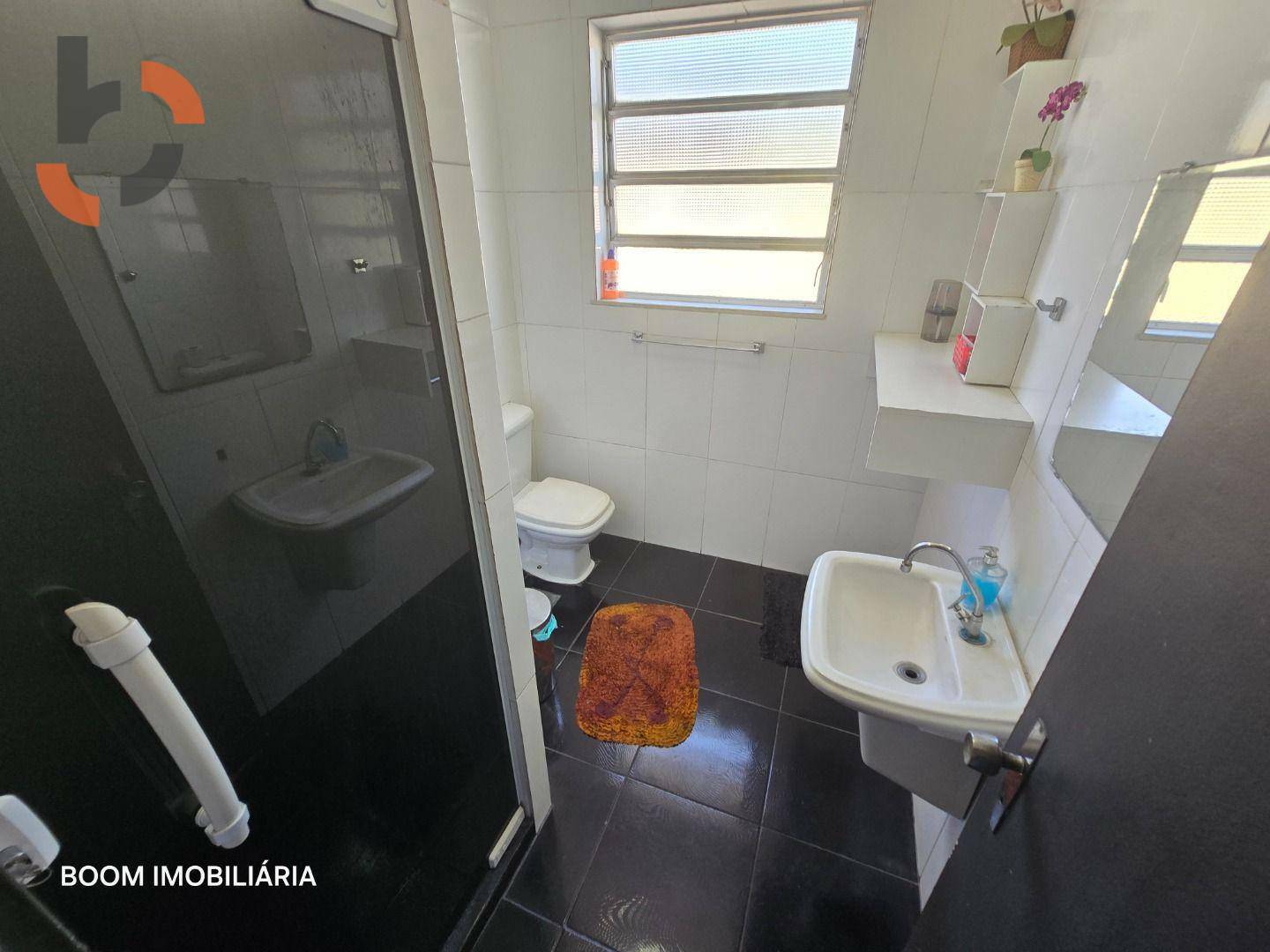 Casa à venda com 4 quartos, 297m² - Foto 2