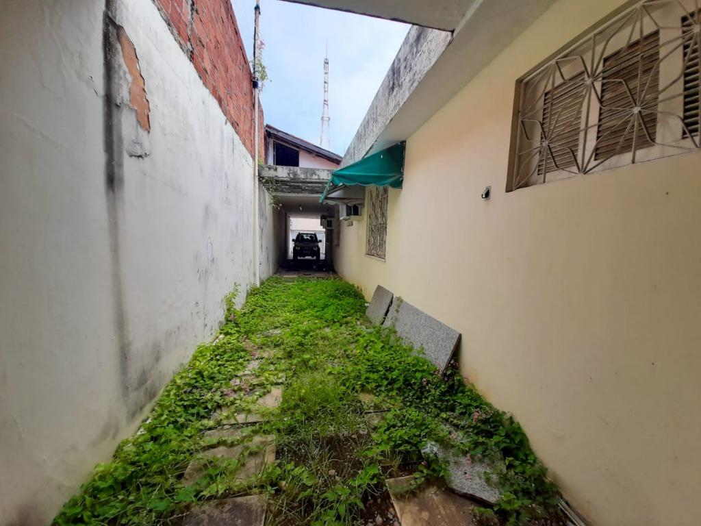 Casa à venda com 4 quartos, 300m² - Foto 17