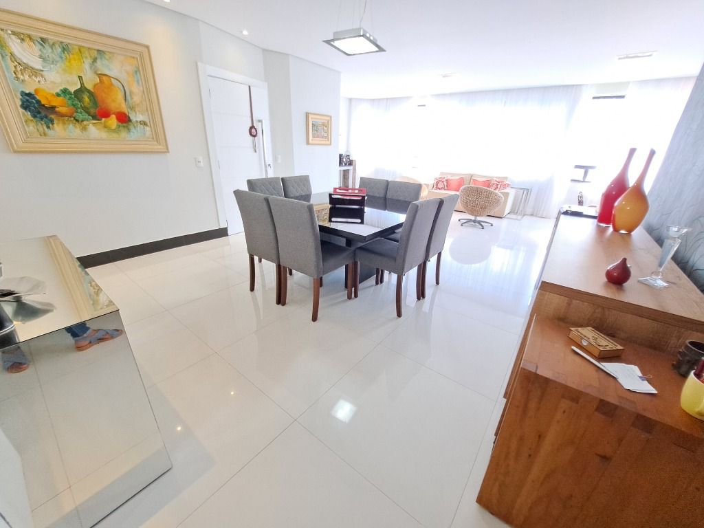 Apartamento à venda com 3 quartos, 180m² - Foto 3