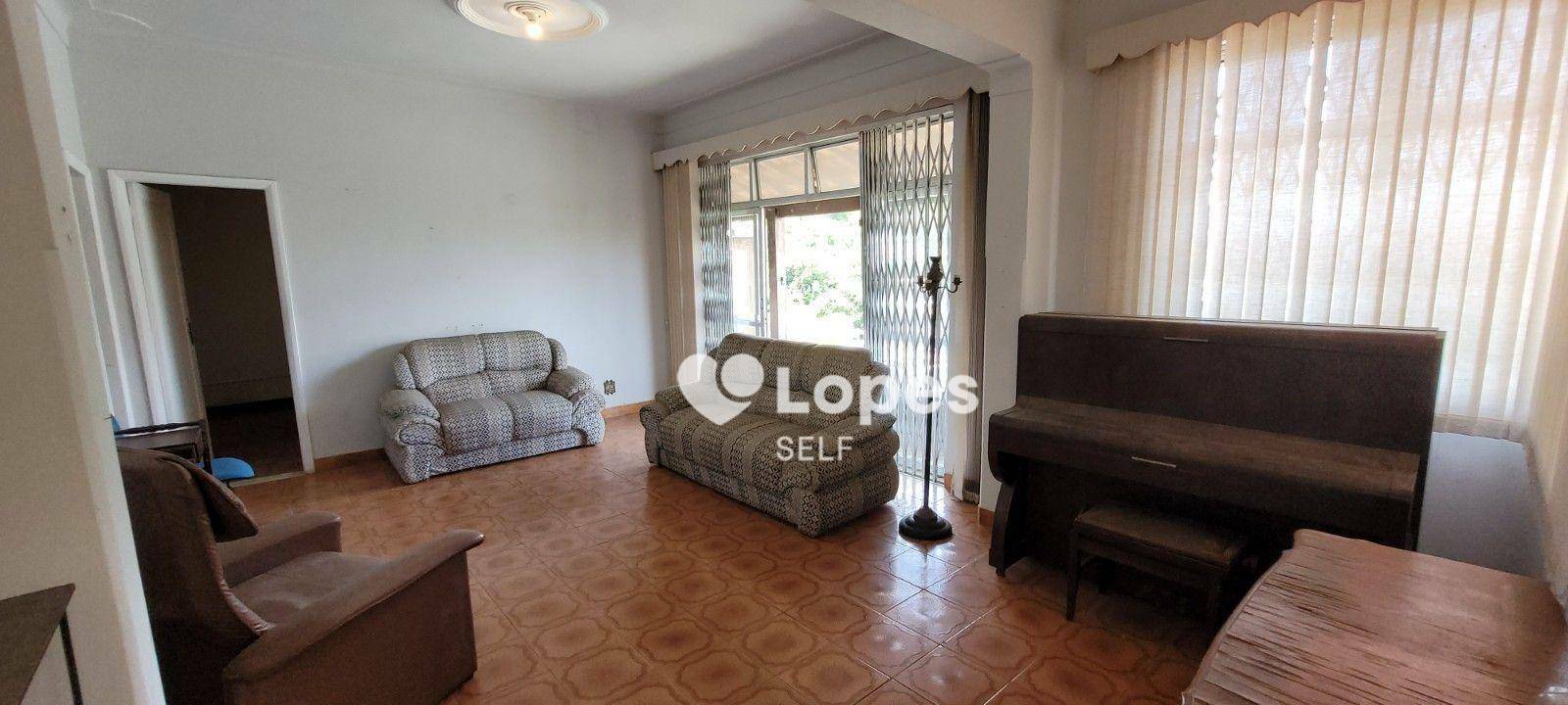 Casa à venda com 5 quartos, 169m² - Foto 2