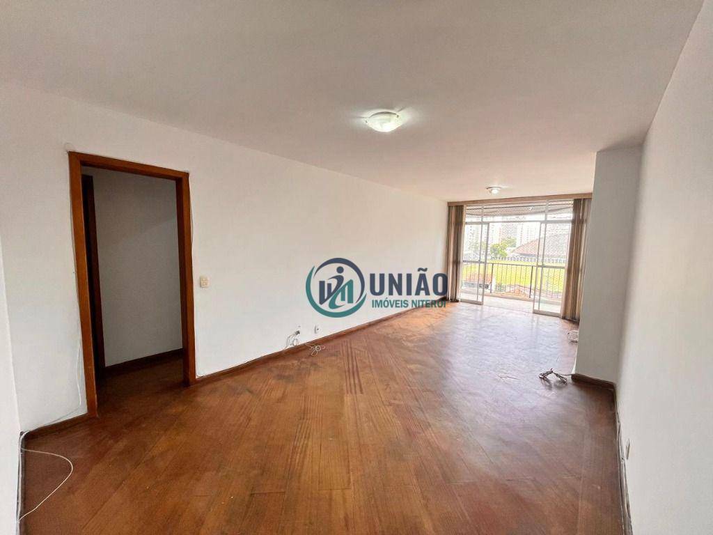 Apartamento à venda com 3 quartos, 115m² - Foto 9