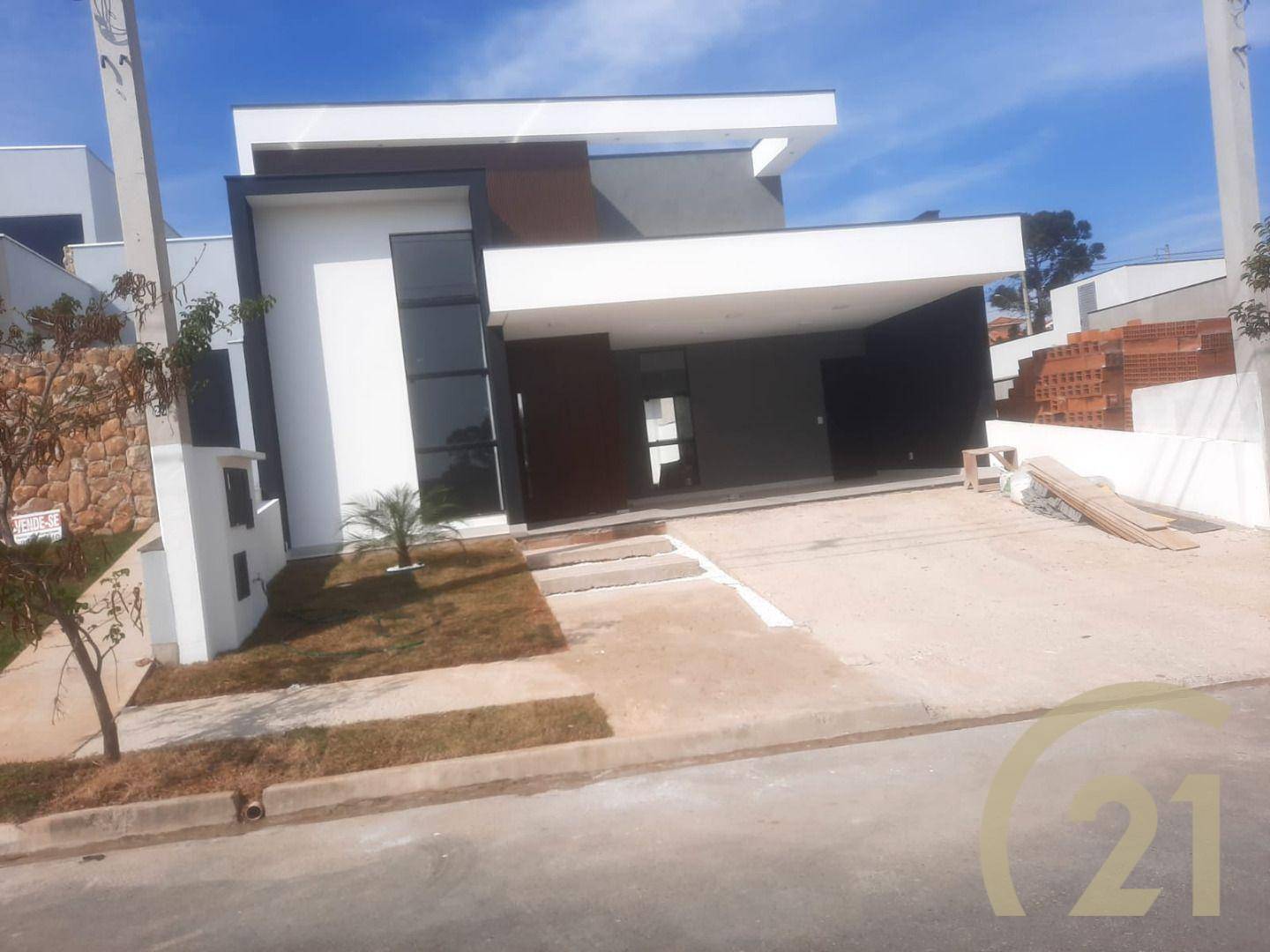 Casa de Condomínio à venda e aluguel com 3 quartos, 181m² - Foto 2