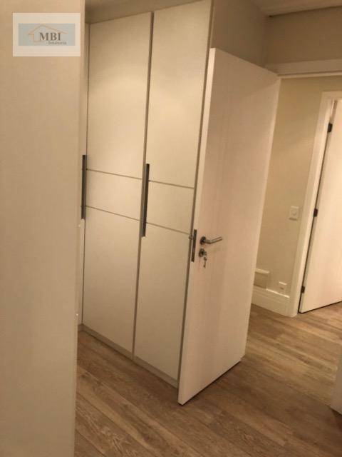 Apartamento à venda com 3 quartos, 225m² - Foto 19