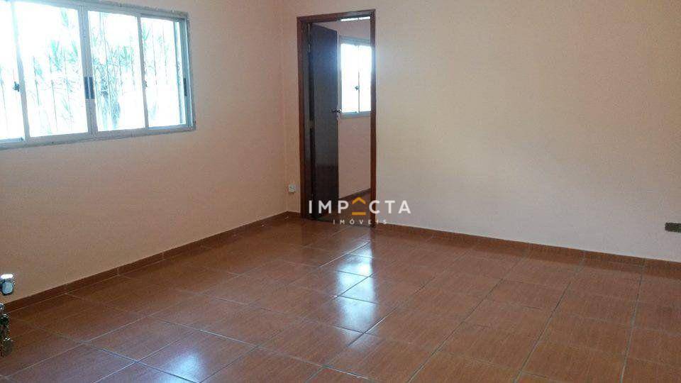 Casa à venda com 4 quartos, 260m² - Foto 2